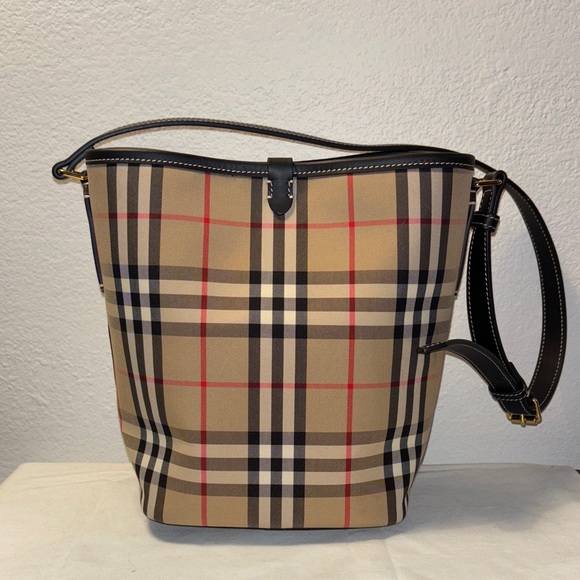 Burberry Ashby Check Bucket Bag: Archive Beige - Picture 3 of 12
